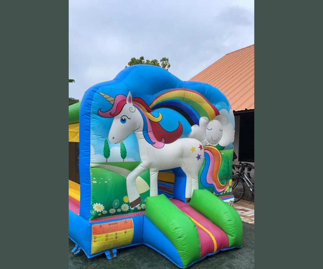 Château gonflable licorne