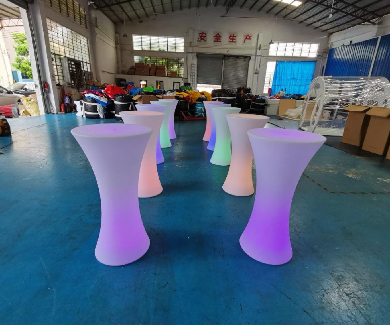 MANGE DEBOUT LUMINEUX