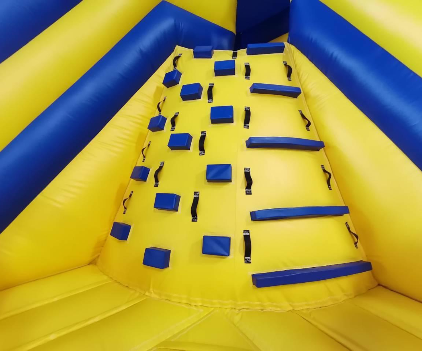 Château gonflable pyramide