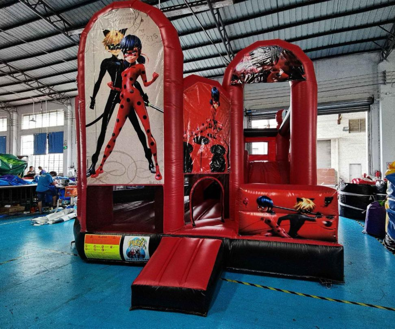 Châteaux gonflables miraculous