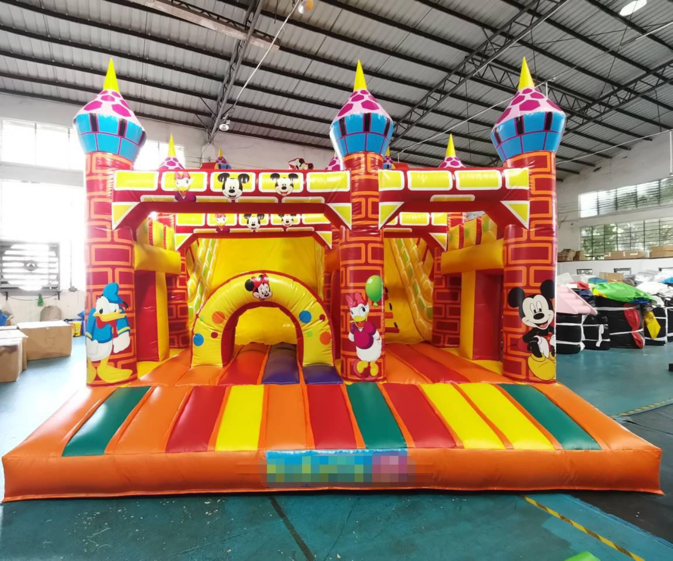 Château gonflable 01 Mickey