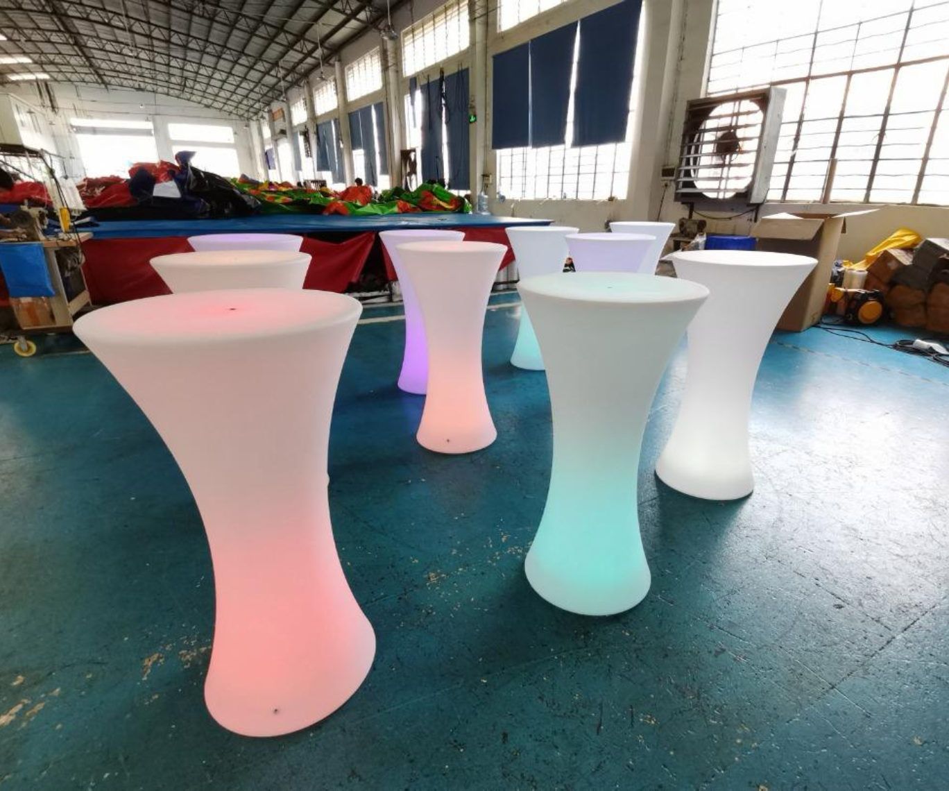 MANGE DEBOUT LUMINEUX