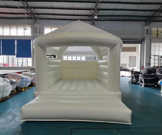 MAISON BLANCHE GONFLABLE